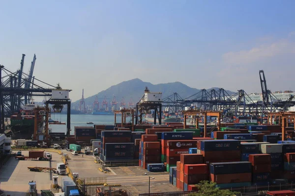 Containers em Hong Kong Kwai Chung Container Terminal — Fotografia de Stock