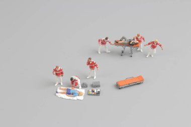 oyuncak ve oyuncak figürler panosu olarak sağlık görevlileri