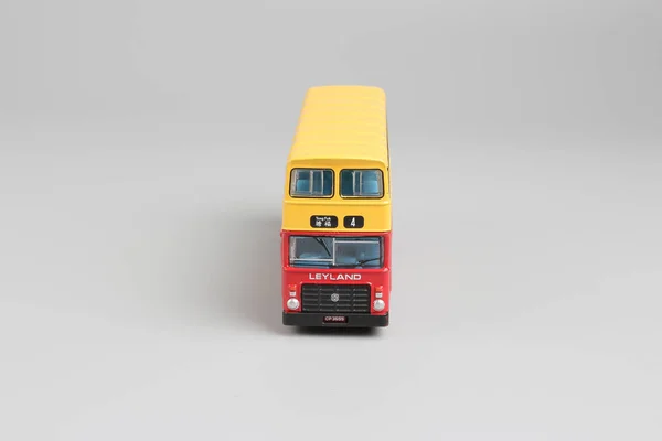 Os brinquedos de hong kong ônibus isolado — Fotografia de Stock