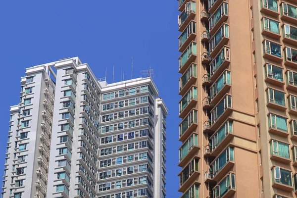 Apartment buildings in residential area — Stock Photo, Image