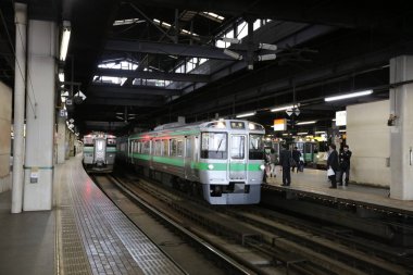  Demiryolu tren durağı Hokkaido, Japonya Sapporo istasyonunda.
