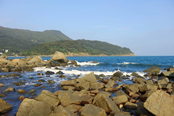 上海滩的海洋海岸石头 — 图库照片