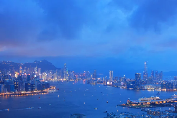 Το Λυκόφως του Χονγκ Κονγκ αστικό τοπίο. Κίνα — Φωτογραφία Αρχείου