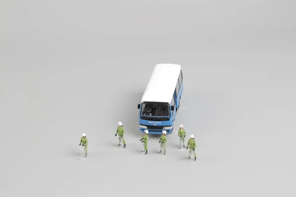 Шутки полицейского с фургоном — стоковое фото