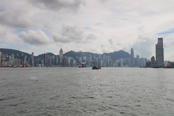 빅토리아 항구 구 룡과 홍콩의 페리 보기 — 스톡 사진