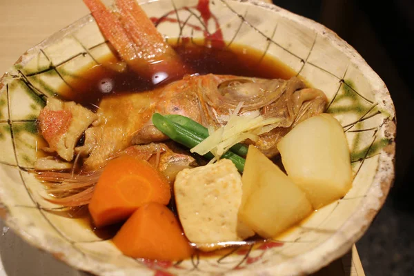 Набор японских хвост Snapper с овощами — стоковое фото