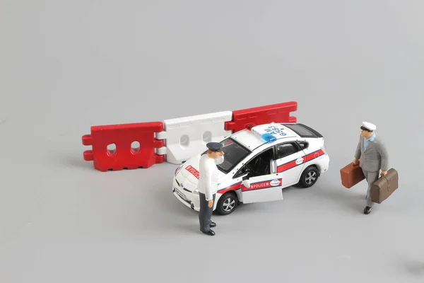 警务车和警察人员隔离 — 图库照片