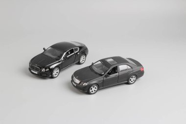 Araba, yarış beyaz arka plan üzerinde izole oyuncak