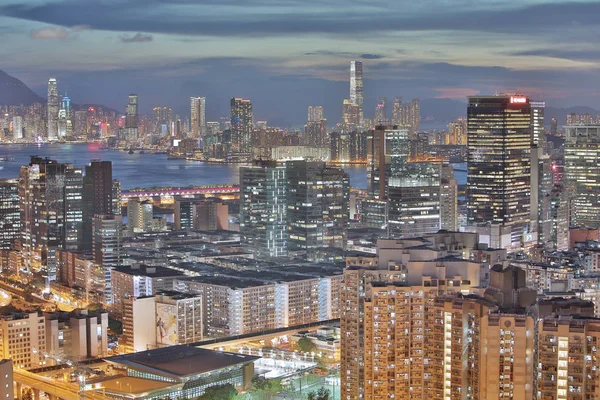 alacakaranlıkta hk Kowloon görünümünü doğusunda