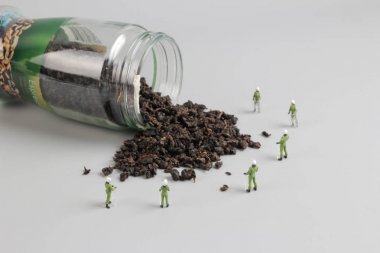 Mini swat ile atılan çay takımı 