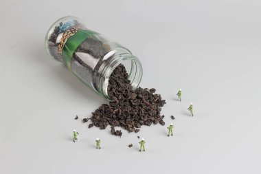 Mini swat ile atılan çay takımı 