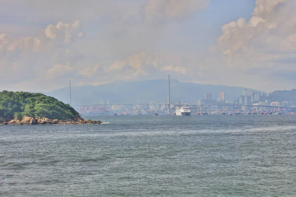 坚尼地城的昂船洲桥景 — 图库照片