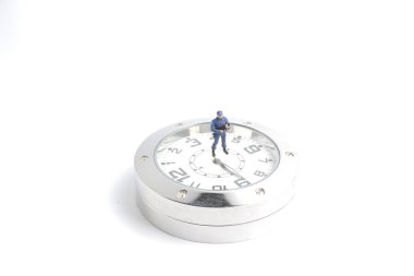 şekil polis ayakta çalar saat.