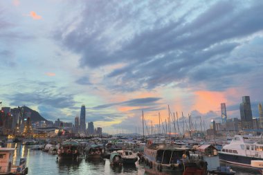 Causeway Bay tayfun barınak görünümünü. Yaz