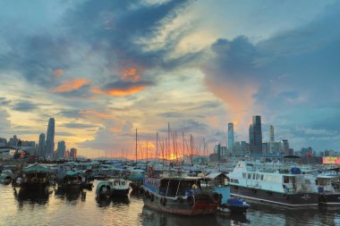 Causeway Bay tayfun barınak görünümünü. Yaz