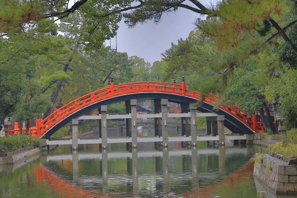 Den röda heliga bron Sumiyoshi Taisha Shrine — Stockfoto