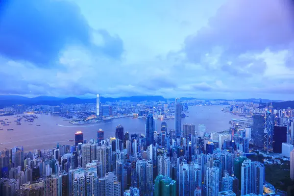  Victoria Peak üzerinden hk gece görünümü