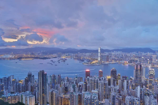  Victoria Peak üzerinden hk gece görünümü