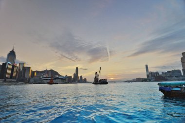 Hong kong kowloon Victoria Harbour adlı arasında