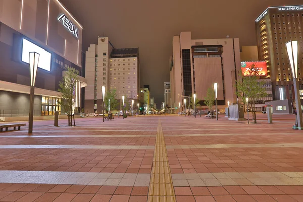Hokkaido, Japan i Asahikawa station på natten — Stockfoto