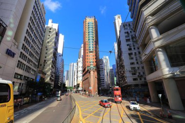 Wan Chai adlı ünlü tramvay ile HK cityscape görünümü