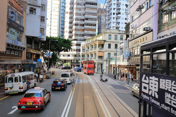 Hk Stadtansichten mit berühmten Straßenbahnen am wan chai — Stockfoto