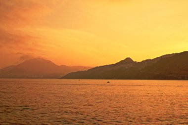 Önemsiz yuva, Tseung Kwan O yuva gün batımında