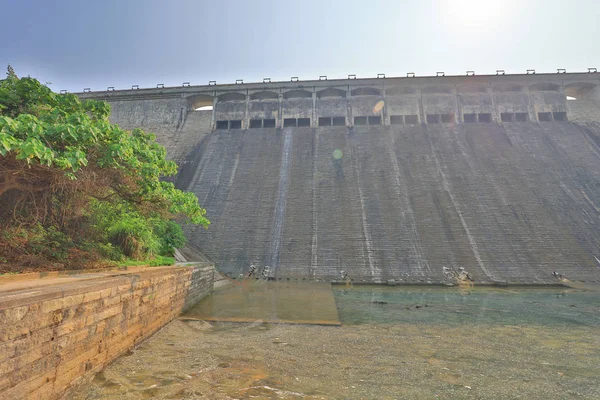 Reservoirs dam of Tai Tam Tuk Reservoir — Stock Photo, Image