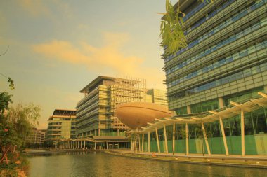 Teknoloji Parkı Pak Shek Kok, New Territories içinde yer alır, 