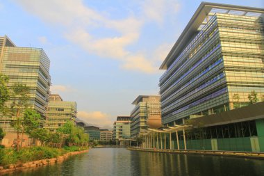 Teknoloji Parkı Pak Shek Kok, New Territories içinde yer alır, 