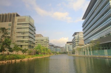 Teknoloji Parkı Pak Shek Kok, New Territories içinde yer alır, 