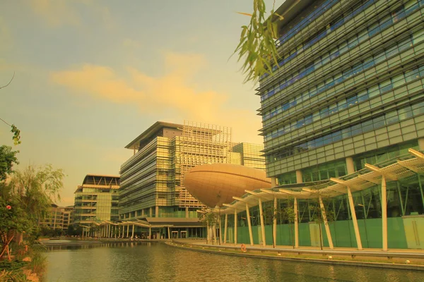 Teknoloji Parkı Pak Shek Kok, New Territories içinde yer alır, 