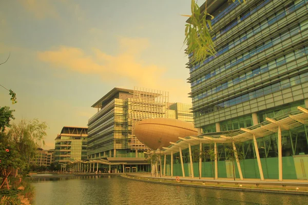 Teknoloji Parkı Pak Shek Kok, New Territories içinde yer alır, 