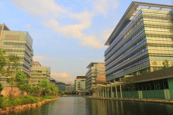 Teknoloji Parkı Pak Shek Kok, New Territories içinde yer alır, 