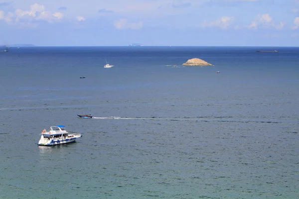 Luxury yachts at Ham Tin Wan  hk — Stock Photo, Image