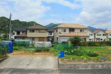 Iwakuni bewteen Hiroşima ülke tarafında