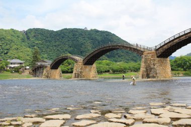 Kintai kapsayan Nishiki nehir köprüsü