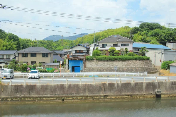 Lado del campo de la Iwakuni bewteen Hiroshima — Foto de Stock