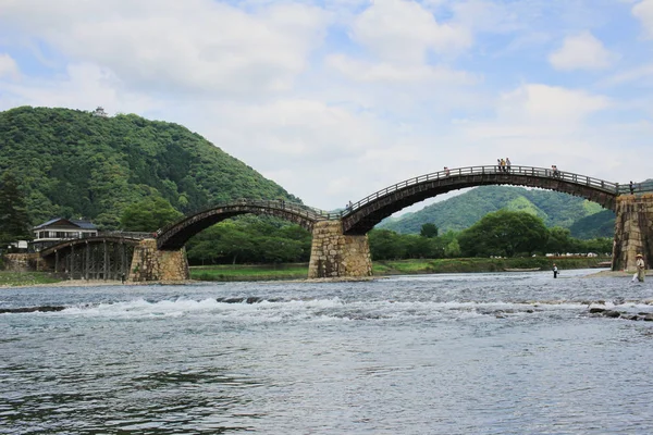 Kintai bron över floden Nishiki — Stockfoto