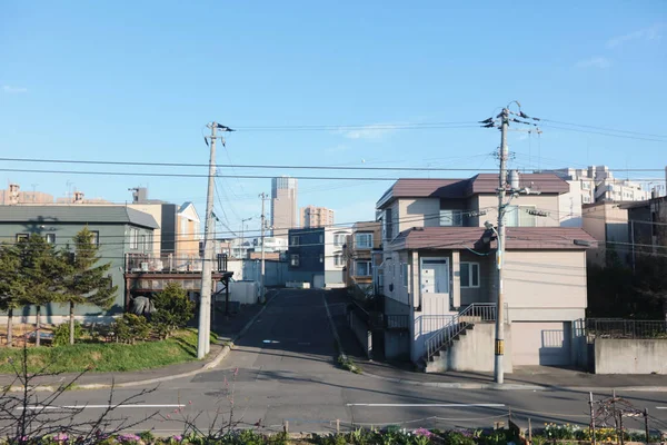 Vista de trem da cidade de Asahikawa em Hokkaido — Fotografia de Stock