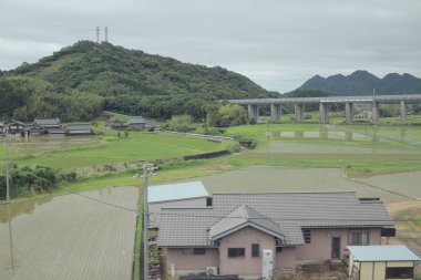 Tren Yamaguchi, çiftlik görünümünden 