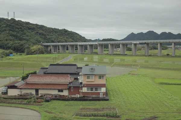 Tren Yamaguchi, çiftlik görünümünden 