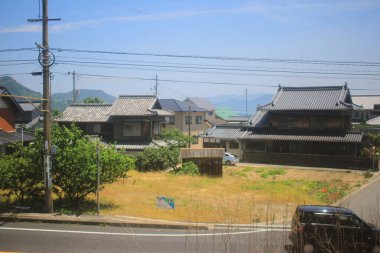 Tren penceresinden, Hiroşima görüntülemek