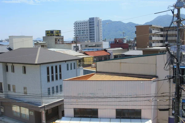 Tren penceresinden, Hiroşima görüntülemek