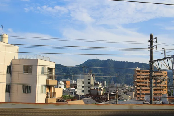 Pohled na město Mihara na vlak — Stock fotografie
