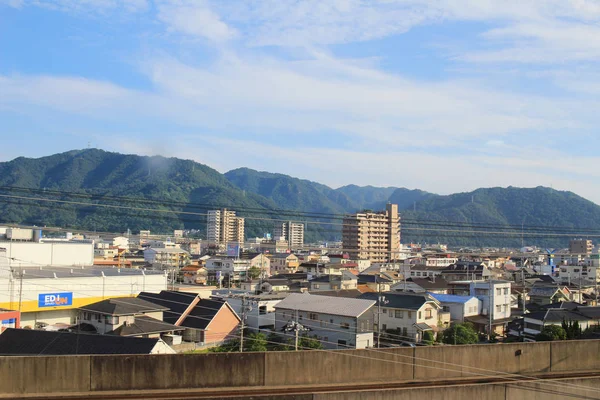 Vista da cidade de Mihara no trem — Fotografia de Stock