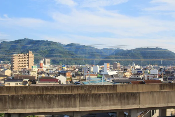 Uitzicht over Mihara stad op trein — Stockfoto