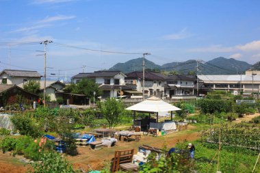 Tren penceresinden, Hiroşima görüntülemek