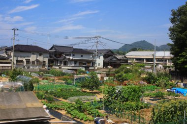 Tren penceresinden, Hiroşima görüntülemek