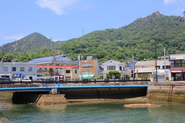 Tren penceresinden, Hiroşima görüntülemek